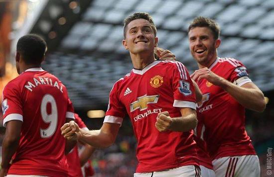 球设施由于 球设施由于